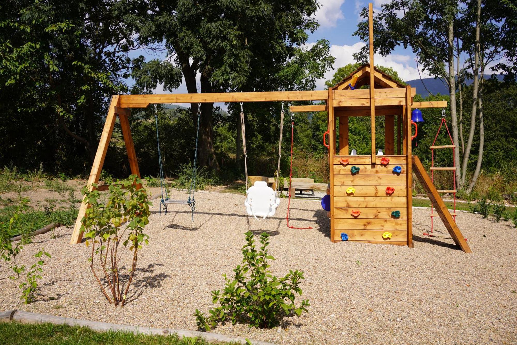 Rodinny Apartman Cista Cerny Dul Exterior photo